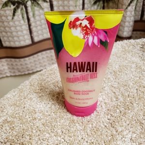 Bath & Body Works Hawaii Passionfruit Kiss Scrub